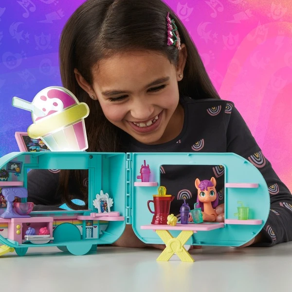 Hasbro My Little Pony Sunny Starscout Smoothie Truck, Spielfahrzeug 9 Hasbro My Little Pony Sunny Starscout Smoothie Truck, Spielfahrzeug – Bild 9